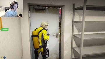 xQc Accidentally Called His Employees "Chat" [GTA RP NoPixel] (CLIP)