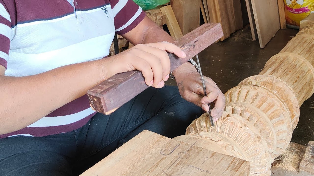 wood carving work teak wood round pillar design