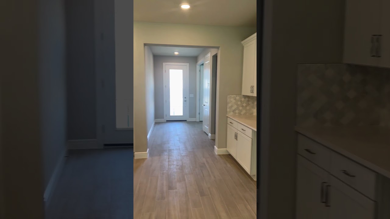 This stunning Stardom has an estimated date of completion in April/May! Message me to check it out!