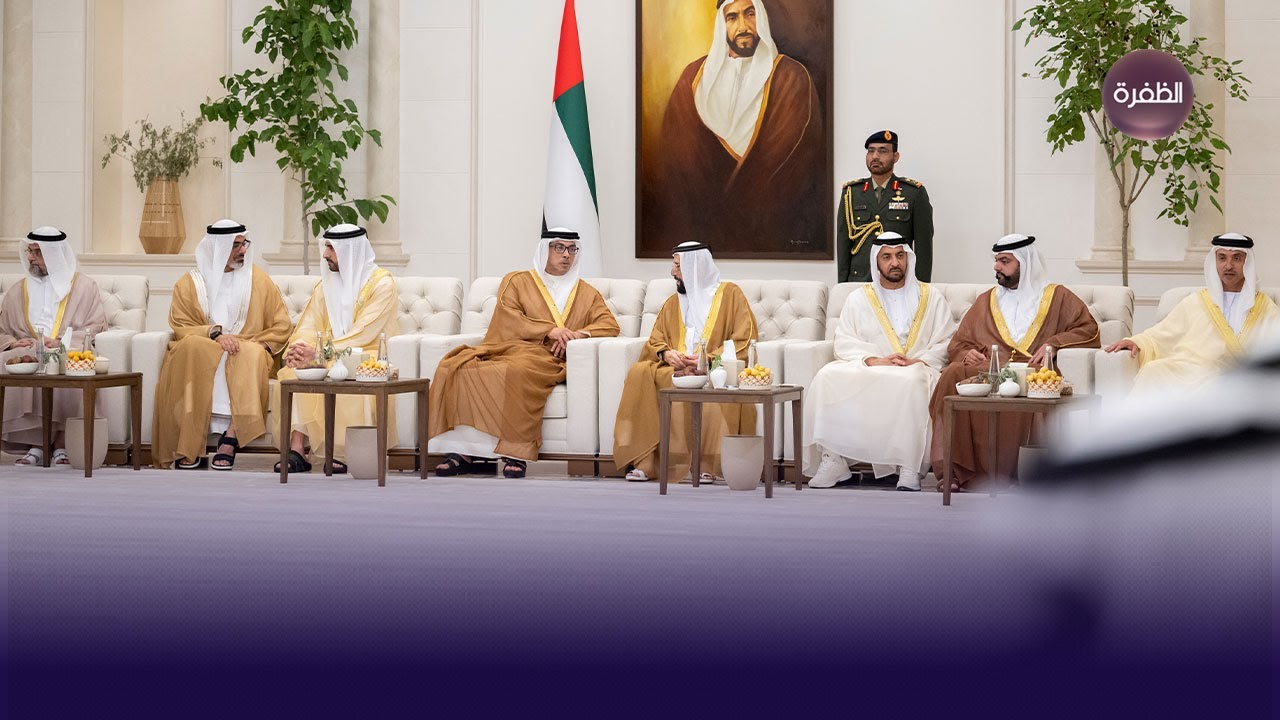 سمو الشيوخ يستقبلون المهنئين بعيد الفطر في قصر المشرف