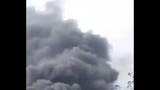 Bomberos Trabajan Para Sofocar Incendio En Solar Baldío Con Plásticos En Haina.