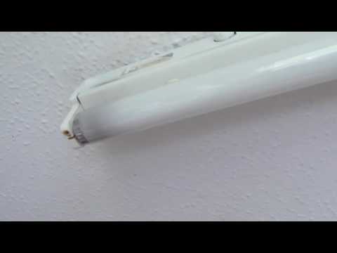 How to change a fluorescent tube (both types)