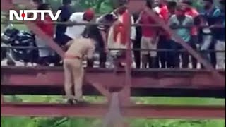UP Girls Body Found Hanging Off Bridge, Killed In Fight With Family: Cops