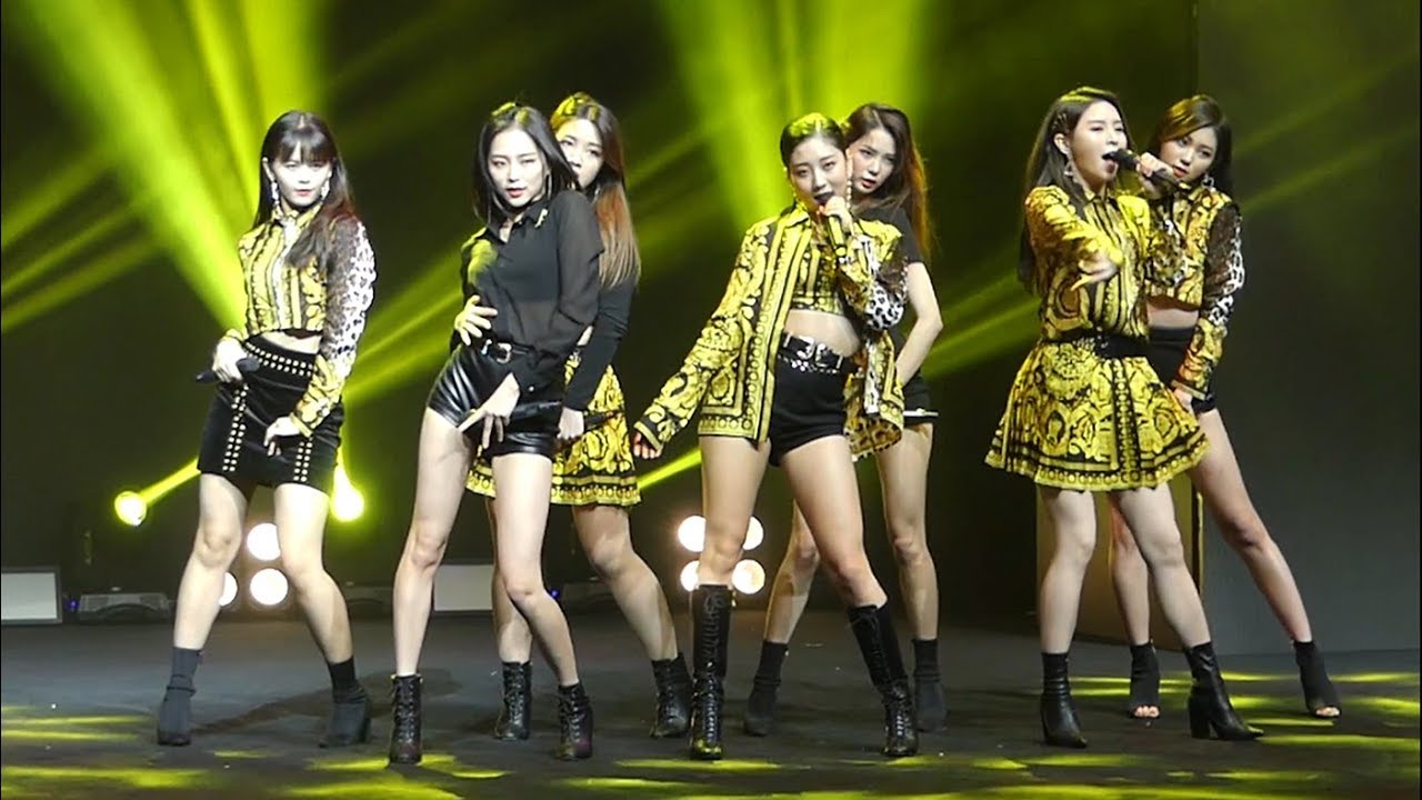 180518 CLC - BLACK DRESS at  Daradaily Awards 7