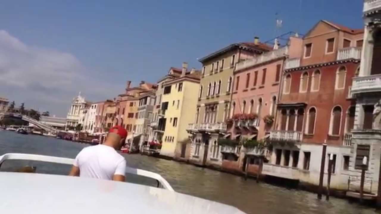 Water Taxi In Venice ベネチアの水上タクシー Youtube