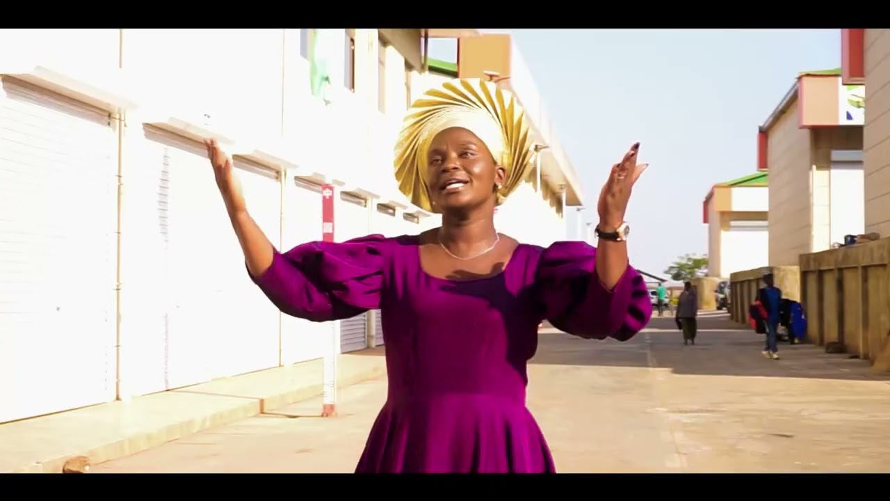 Esther Bauleni Banda _-_Kumwamba ndikwabwino(Official music video)
