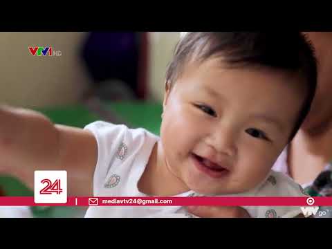 Video Em bé 1 tháng rưỡi lần đầu gặp mẹ ở nơi đặc biệt |... - youtube
