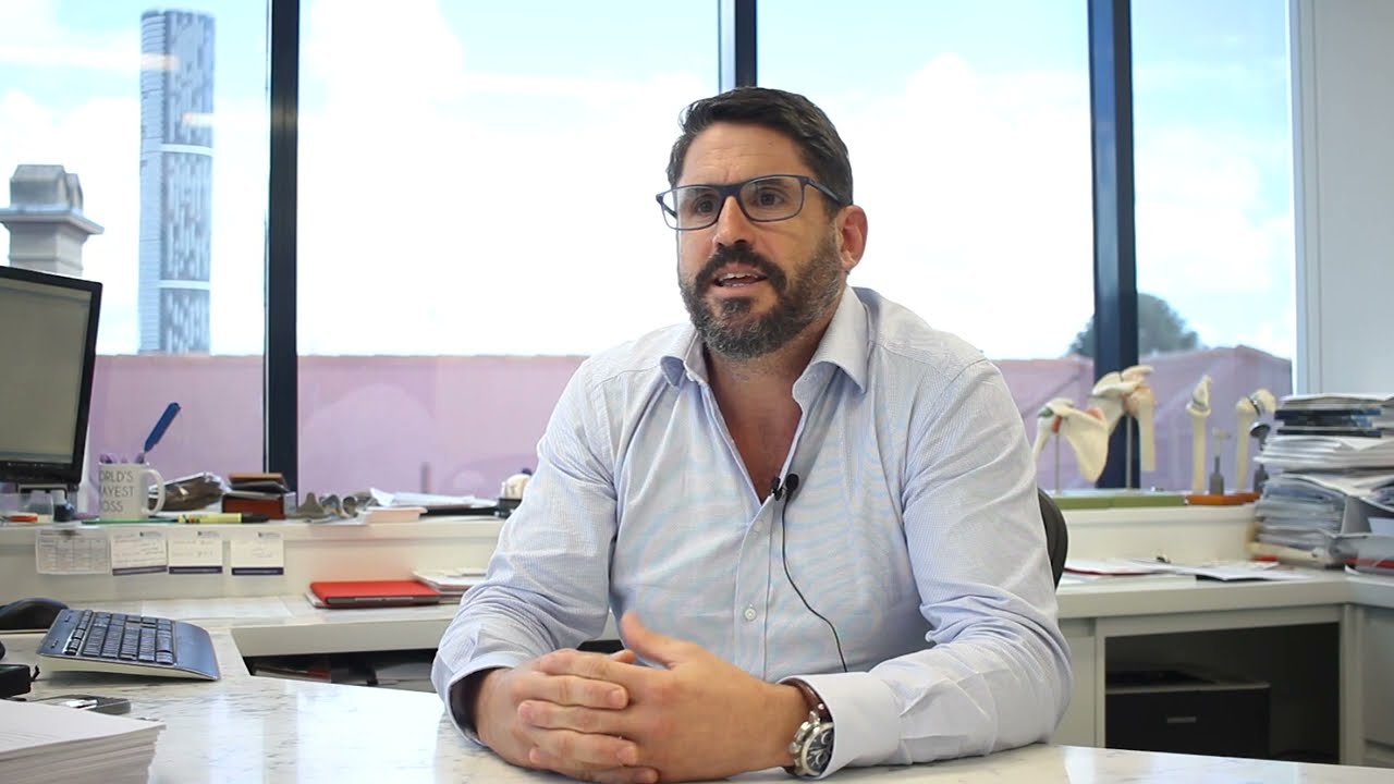 Brisbane's leading orthopaedic surgeon for sports injuries Dr Kelly