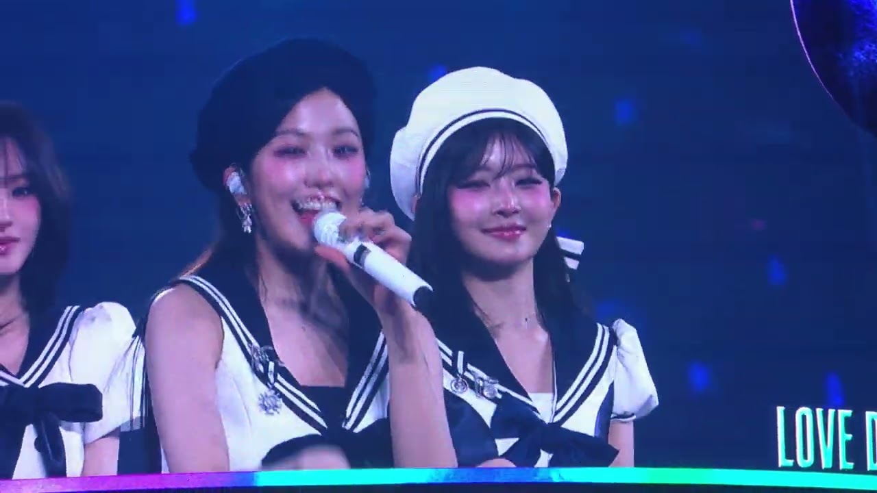 4K】'LOVE DIVE' IVE 아이브 FAN CONCERT 'DIVE into IVE' Day2 Fancam