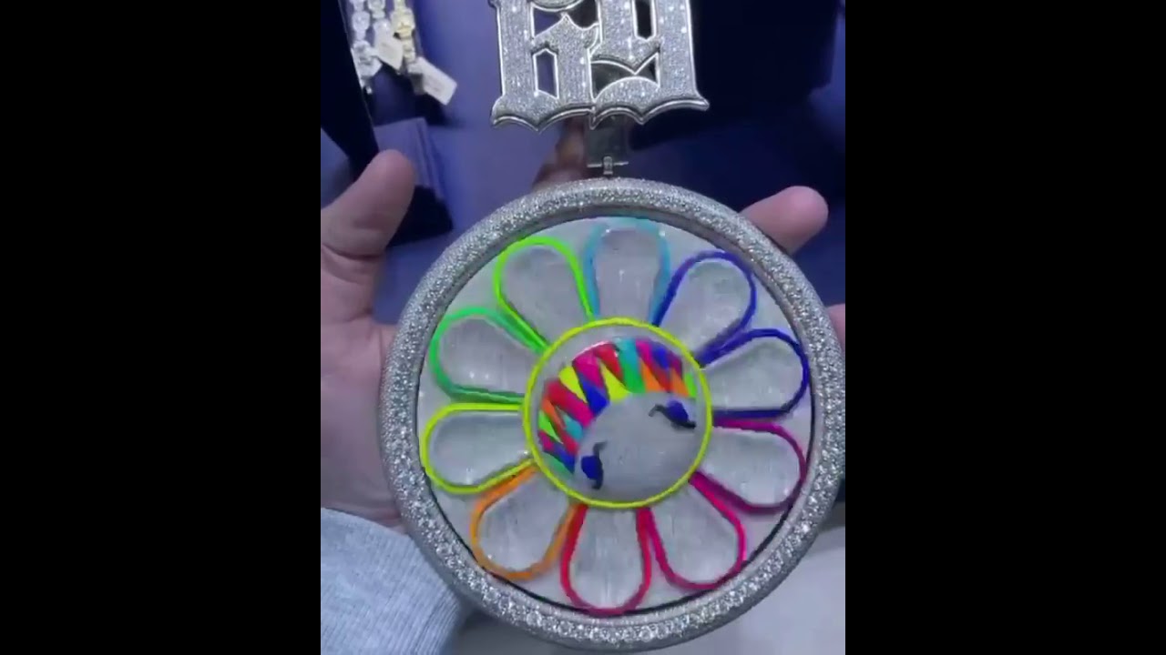 tekaschi69 compra la cadena más cara del mundo YouTube