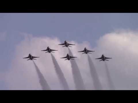 Thunderbirds Flyover 2019 Daytona 500 From the Stands - YouTube