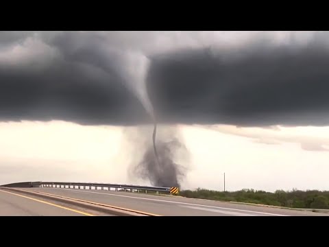 10 TORNADOES caught on camera