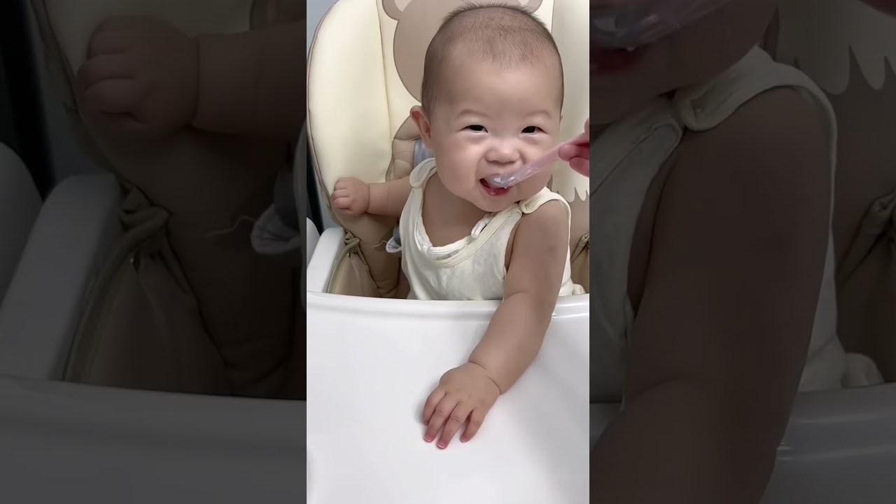 Effortless Feeding for Babies – Parents Love This Spoon!