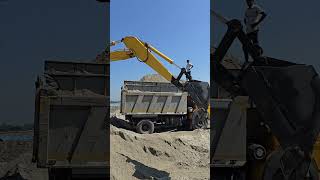 Dump Truck Loading Caterpillar Excavator Operator Skills