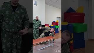 РАБОТА С ОРУЖИЕМ #ножпротивавтомата #рукопашныйбой #ножевойбой #боевыеискусства #спорт #приёмы #mma