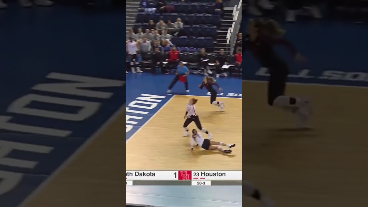 When a volleyball match turns into a comedy🤣🤣