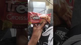 Trying new Snacks 🥨 #2 #eating #snacks #croissant #vendingmachine #2026 #corporatelife #climate