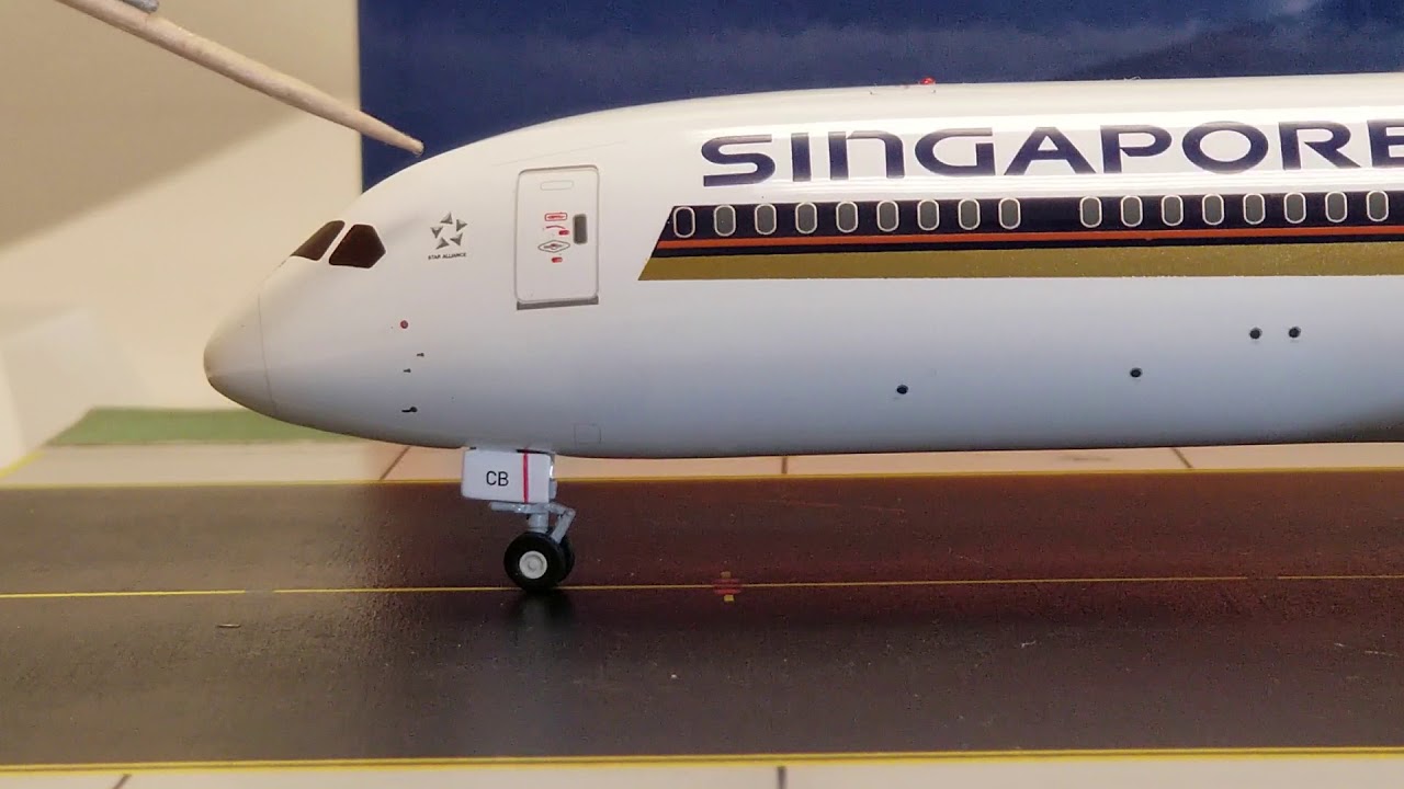 JC Wings 200 Singapore Airlines B787-10 Review[FHD] - YouTube