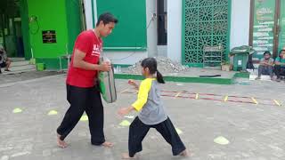 Kombinasi latihan daya tahan || Atlit pada usia dini || Pencak Silat || tendangan sabit