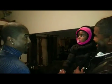 Video Confused Baby Sees Dad's Twin Brother for the First Time