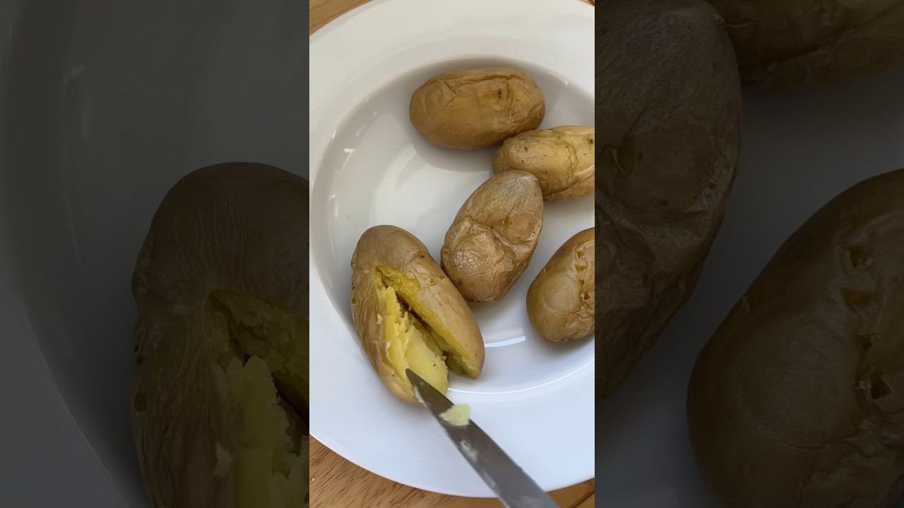 Cooking potatoes in the microwave in 10 minutes 👍🏼