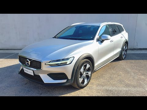 Auto Volvo V60 Cross Country D4 190 Cv Awd Automatica Navi Led Business Plus Usate A Bari