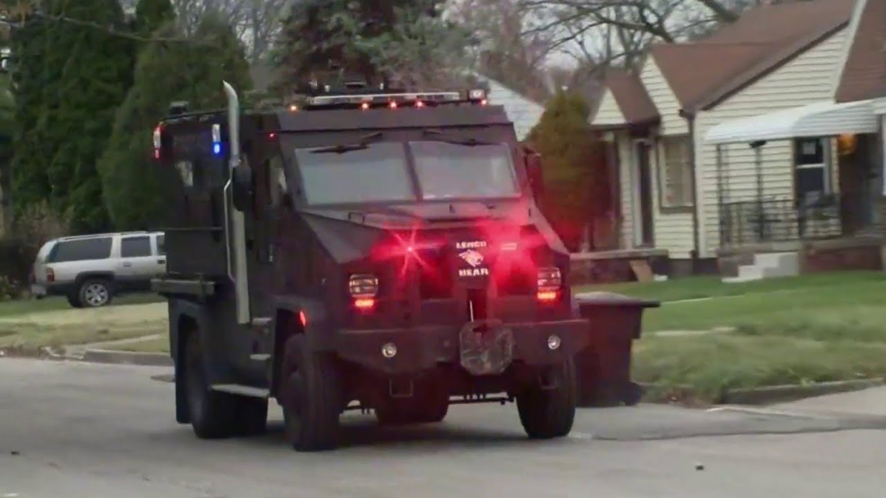 Suspects in fatal shooting arrested after standoff with Detroit police ...