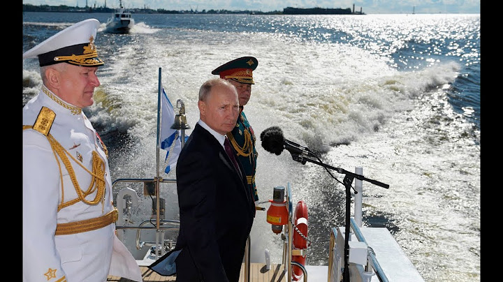 В Петербурге прошел парад в честь Дня ВМФ