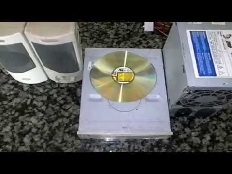 Vídeo: Como Conectar Um CD-ROM A Um Computador