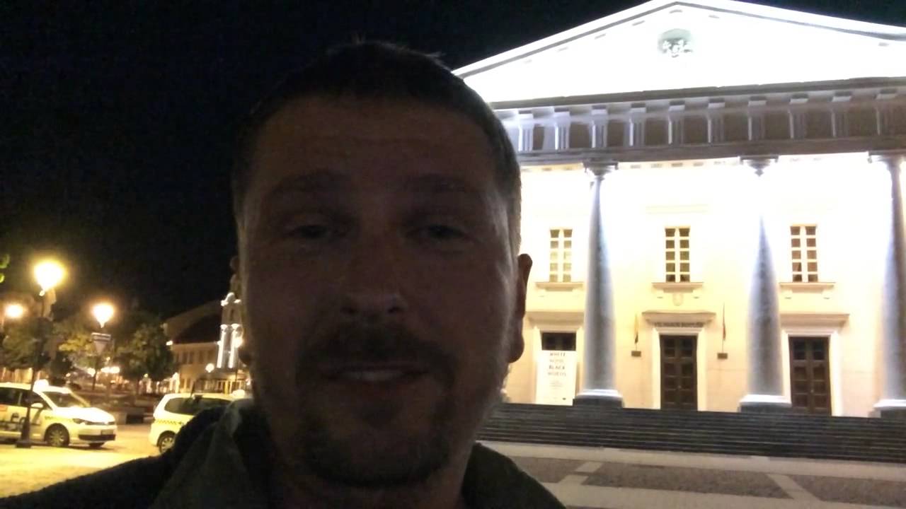 По видео с Майдана