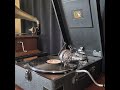 江利 チエミ ♪恋人よ、われに帰れ♪ 1955年 78rpm record. HMV Model No 102 Gramophone