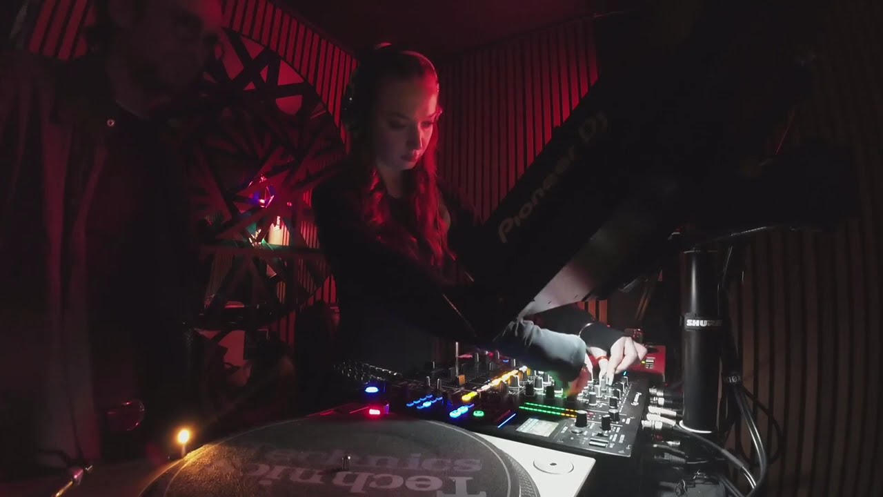 hnt.fm Invites 062