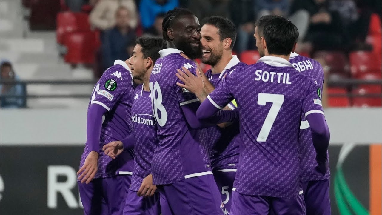Programme Complet FC Cukaricki Vs Fiorentina – UEFA 2023-24 – Billet + Gamme + Bracelet