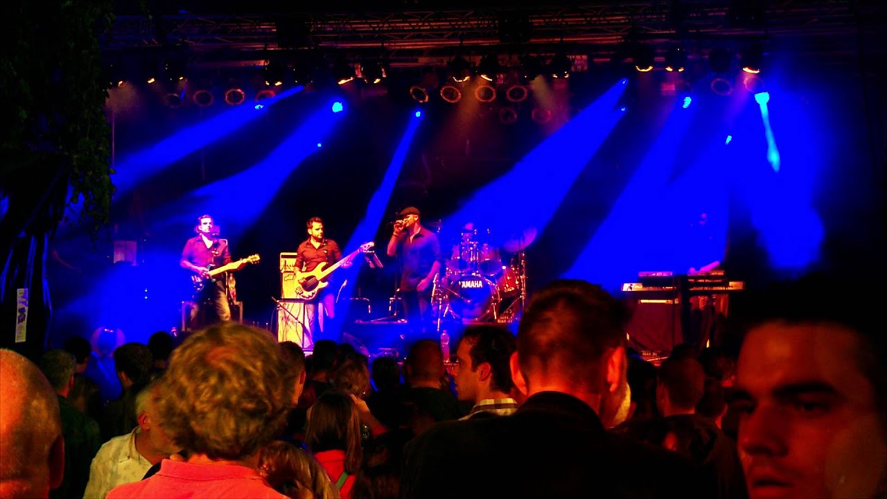 Radiovox Dance with Somebody @Popelucht