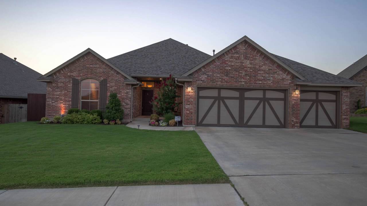 NEW LISTING IN MOORE OKLAHOMA!! YouTube