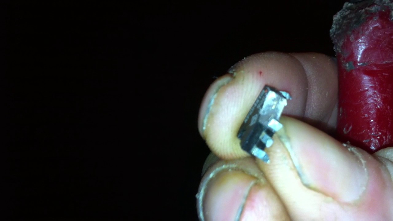 Что внутри в радиодеталях - КР1014КТ1В - YouTube