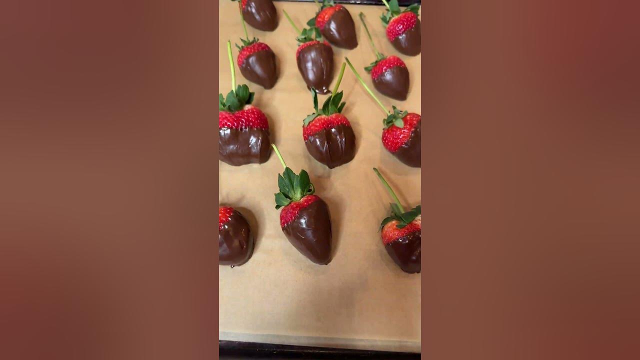 Easy Forky DIY chocolate covered strawberries, @writingwithrome