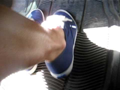 The MOST ANNOYING Keds video EVER! lol lol  Squeaky Sneaks!
