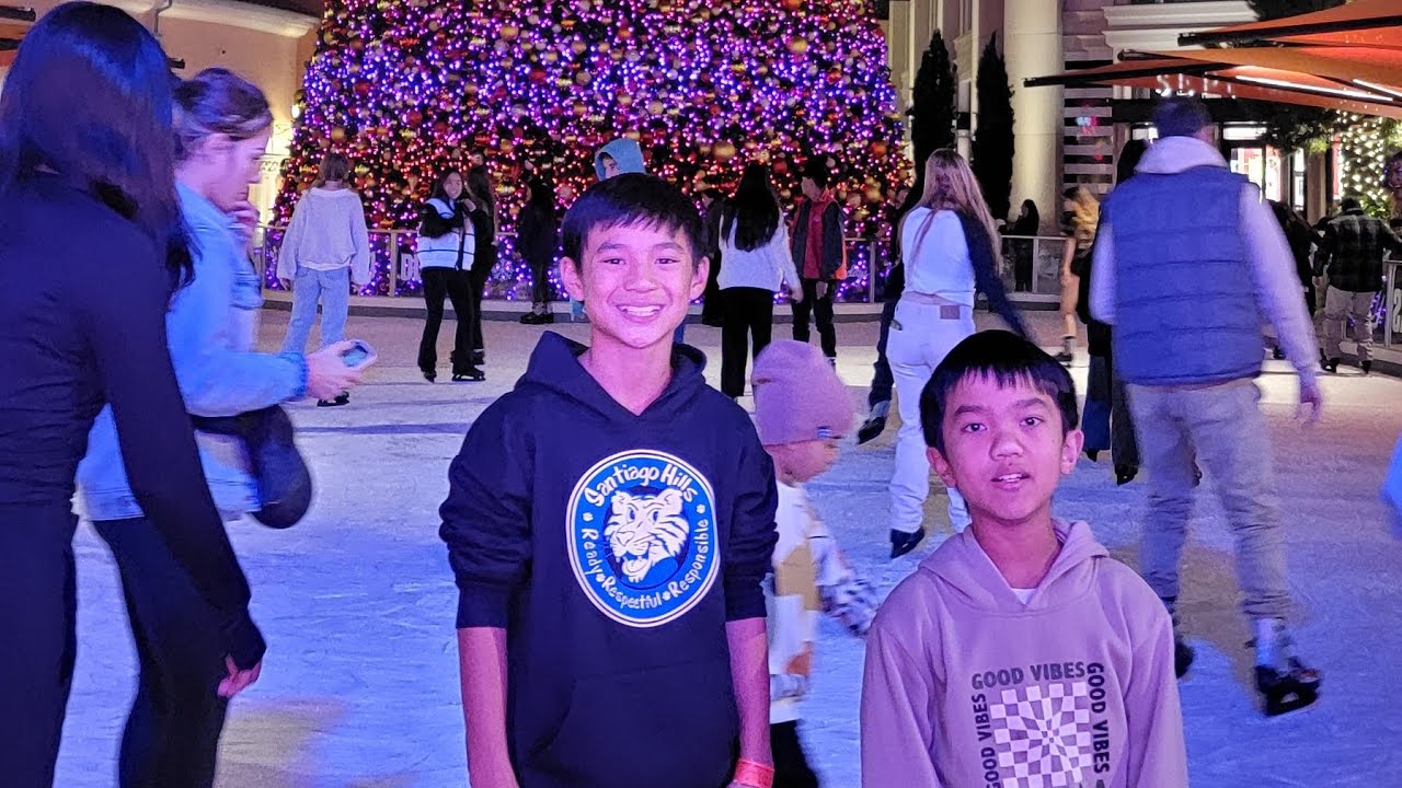 Iceskating at Irvine Spectrum 11/10/2022 YouTube