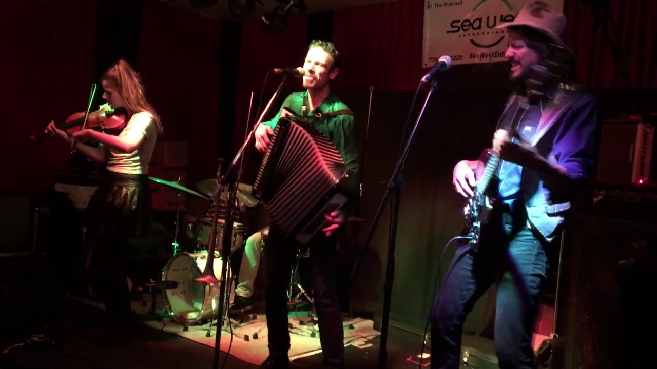 Jack Garton - "Move the Mess Around" - LIVE