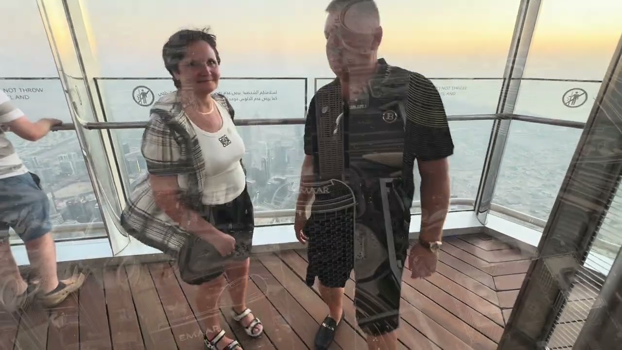 Дубай Dubai The Lounge Burj Khalifa 154 этаж 585 м