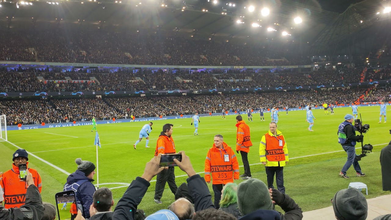 Gabriel Jesus goal against PSG and celebration at Etihad Stadium