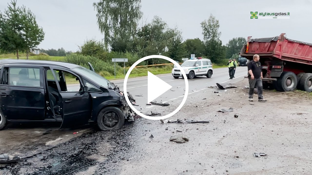 Netoli Venciūnų - keturių automobilių „mėsmalė