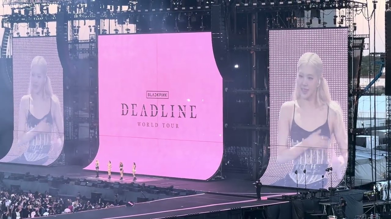 Guarda BLACKPINK Live in Toronto – FULL CONCERT - NIGHT 2 su YouTube Guarda BLACKPINK Live in Toronto – FULL CONCERT - NIGHT 2 su YouTube