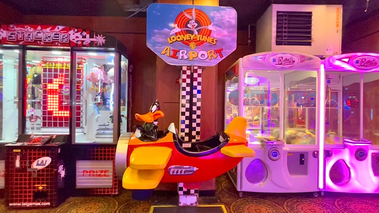 Memo Park Looney Tunes Airport Daffy Duck Coin Operated Kiddie Ride