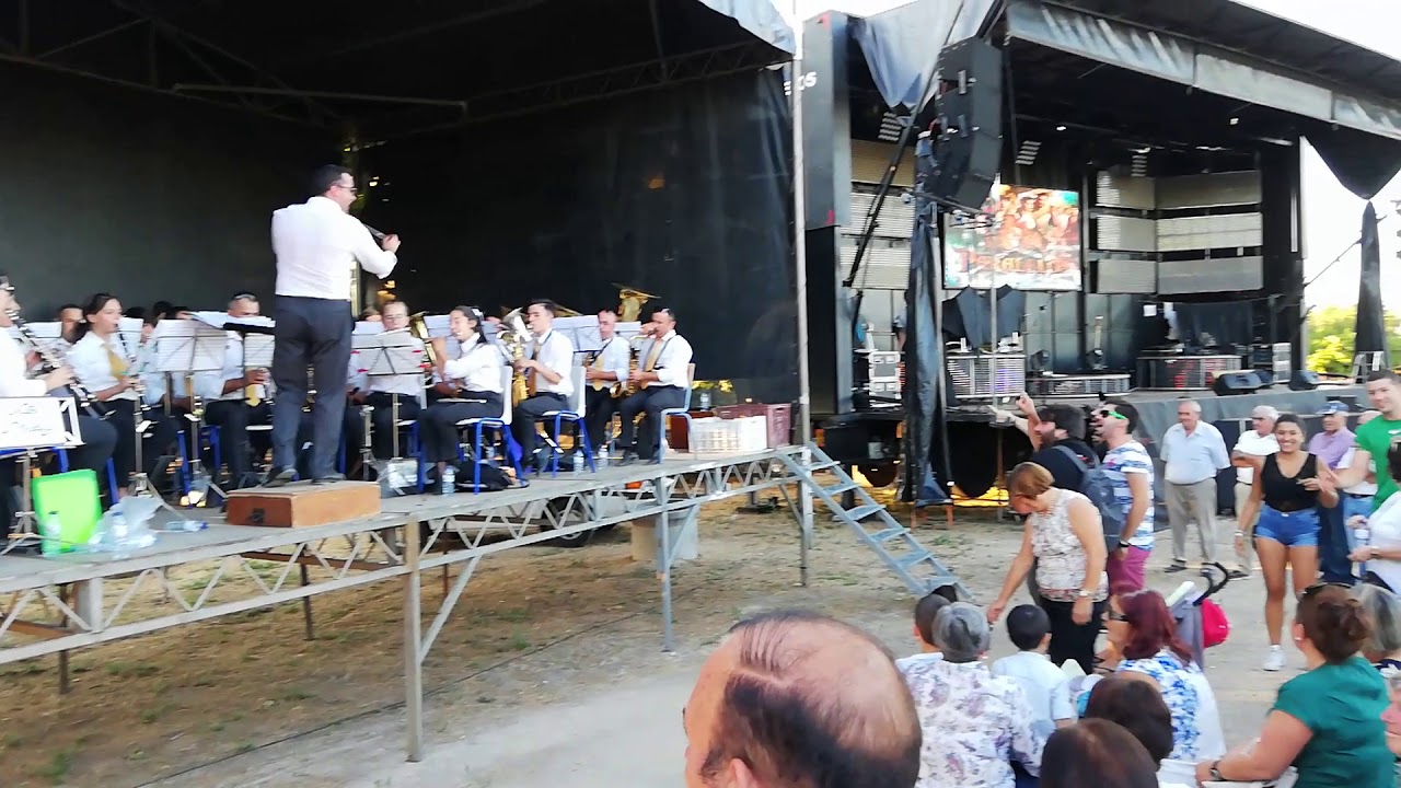 Banda Musical da Torre de Ervededo em Vilela Seca. (Xutos Mellody)