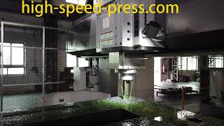 For the stability of the base of the high-speed press, we use Japanese machining centers.