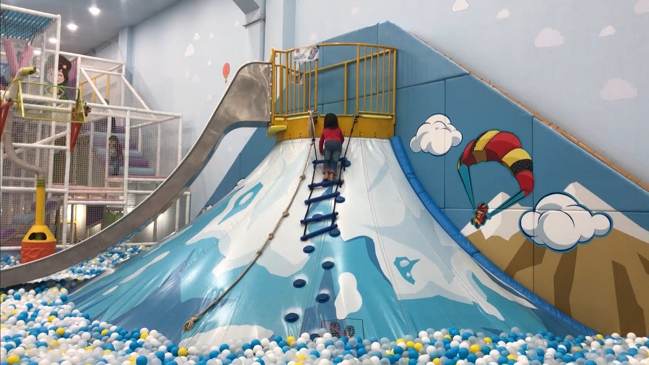 Vlog 30 Alisia bermain playground play and learn di mall SCH jogja