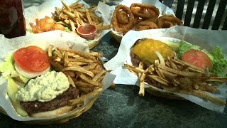 Celebrity Chicago's Best Al Fresco: Moody's Pub Wealth