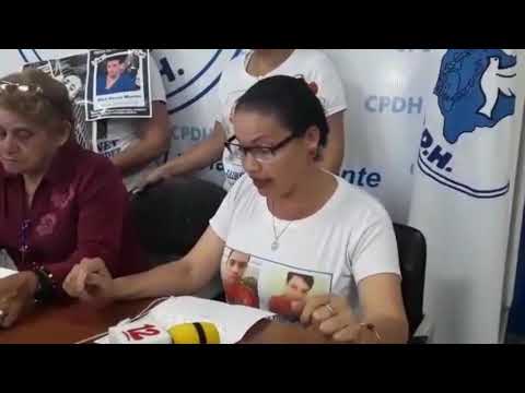 Madre de un preso político de Estelí lee un poema entregado por su hijo